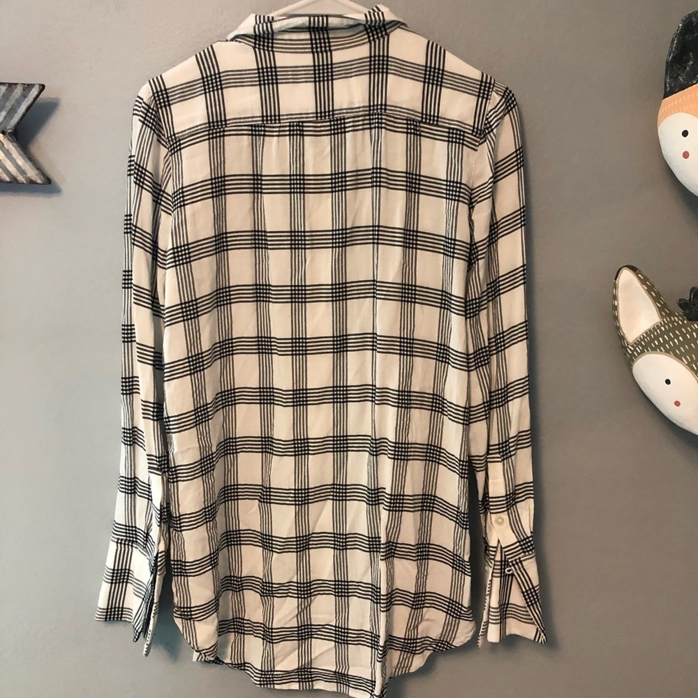 Loft Plaid Button Down Size Medium - image 6